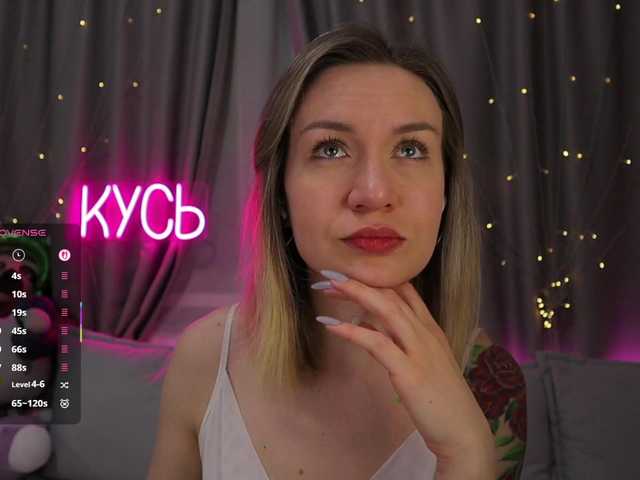 1-x's BongaCams show and profile