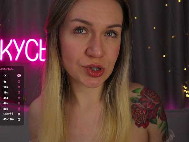 1-x's BongaCams show and profile