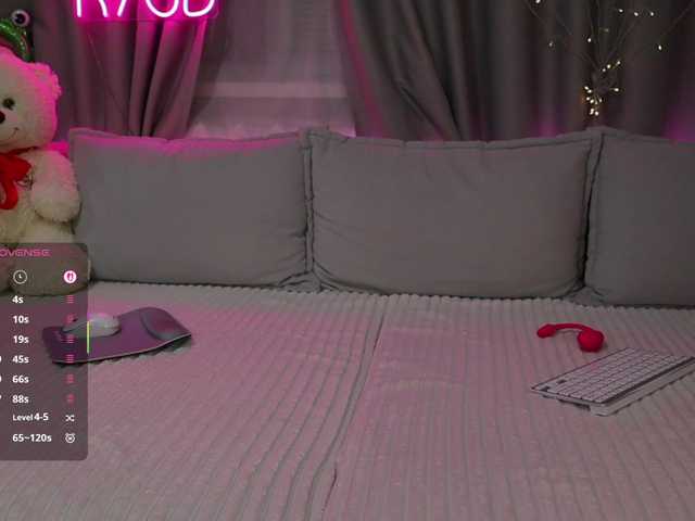 1-x's BongaCams show and profile