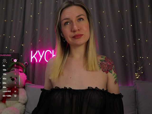 1-x's BongaCams show and profile