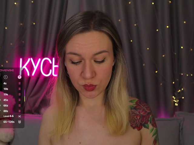 1-x's BongaCams show and profile