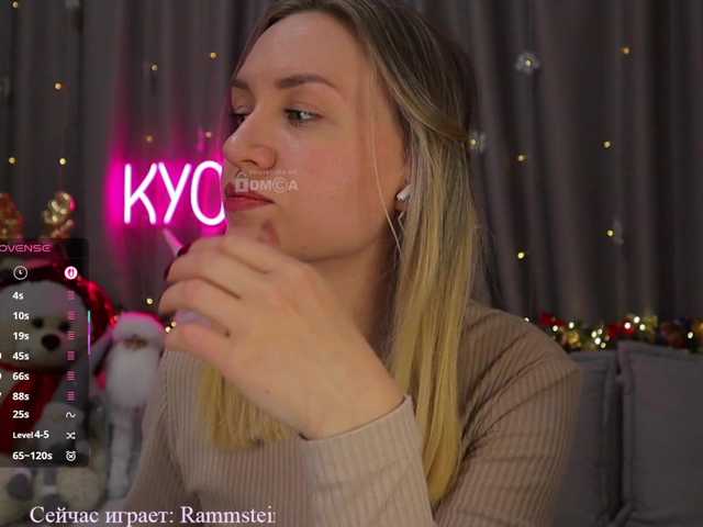 1-x's BongaCams show and profile