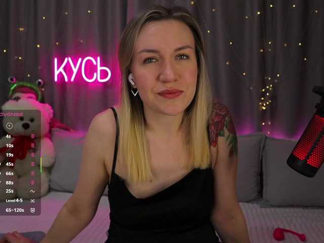 1-x's BongaCams show and profile