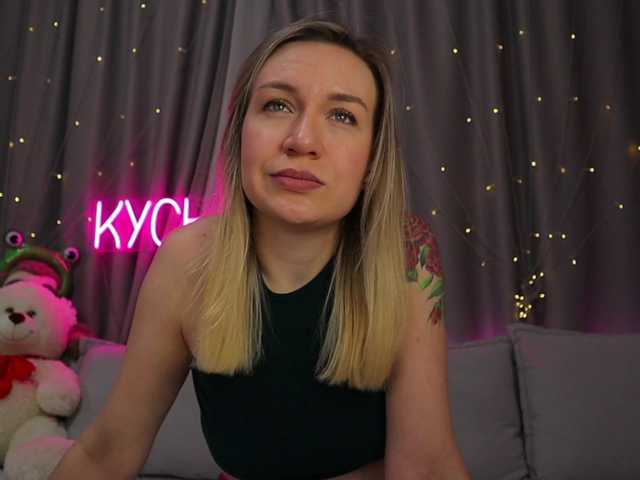 1-x's BongaCams show and profile