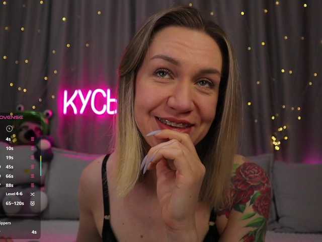 1-x's BongaCams show and profile