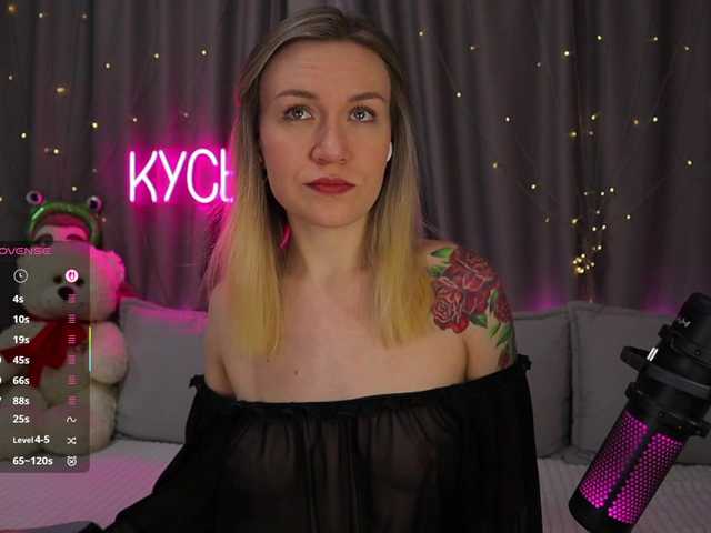 1-x's BongaCams show and profile