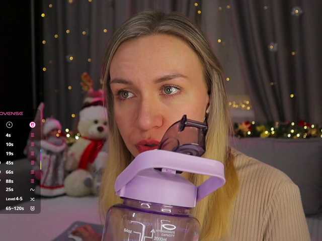 1-x's BongaCams show and profile