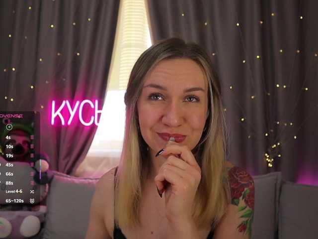 1-x's BongaCams show and profile