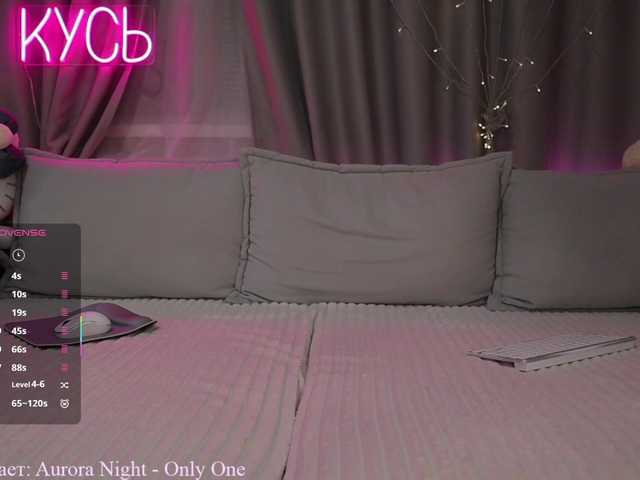 1-x's BongaCams show and profile