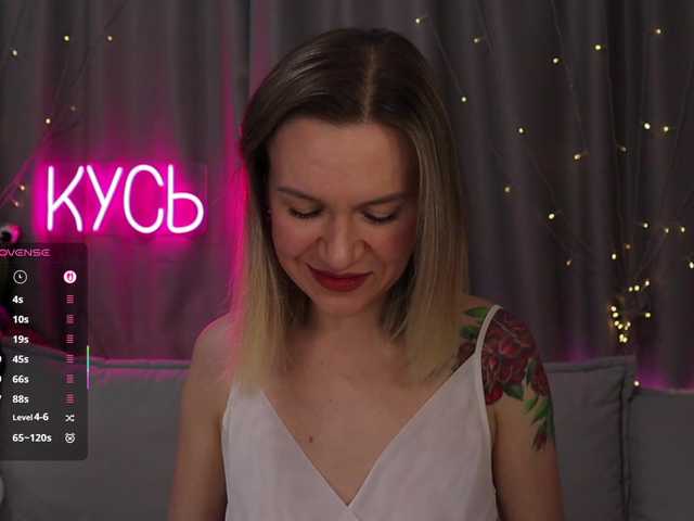 1-x's BongaCams show and profile