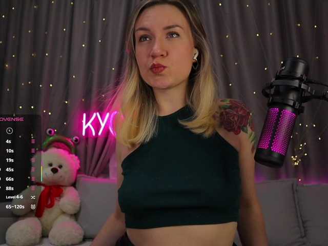 1-x's BongaCams show and profile