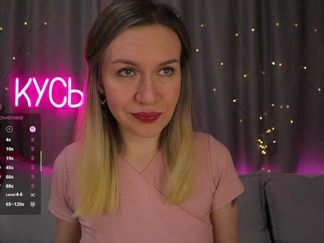 1-x's BongaCams show and profile