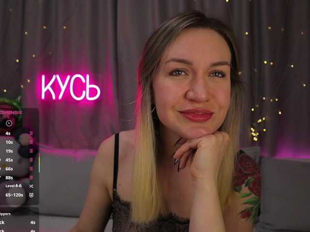 1-x's BongaCams show and profile