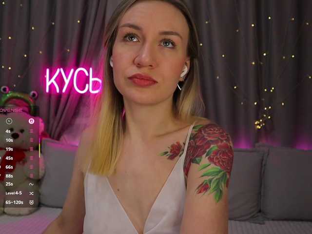 1-x's BongaCams show and profile