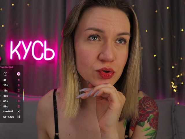 1-x's BongaCams show and profile