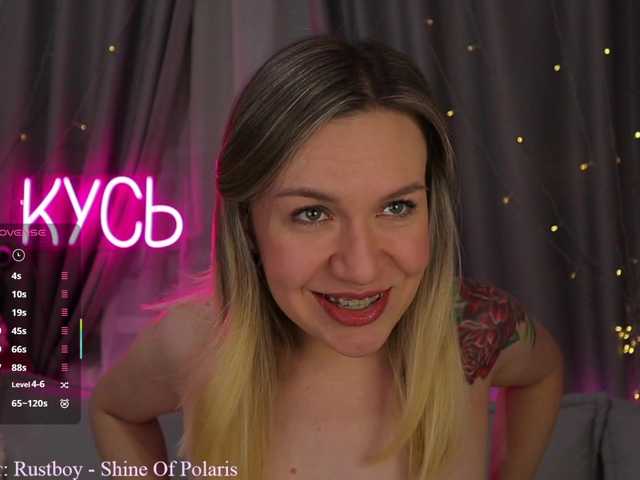 1-x's BongaCams show and profile