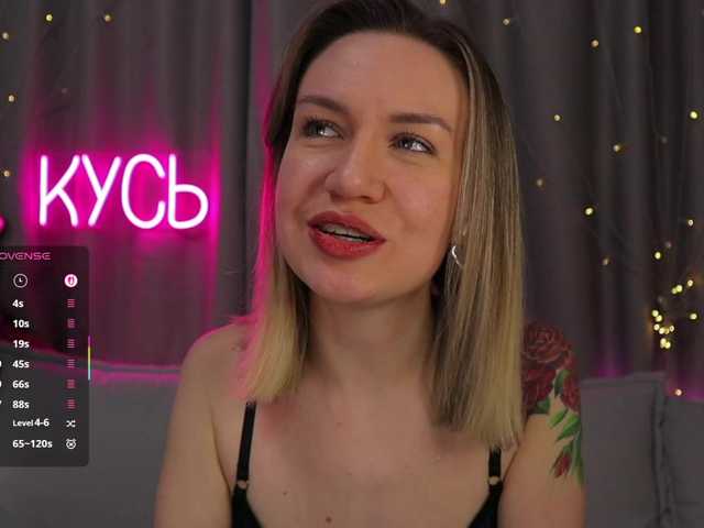 1-x's BongaCams show and profile