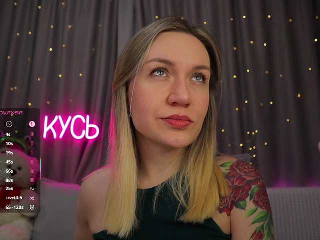 1-x's BongaCams show and profile