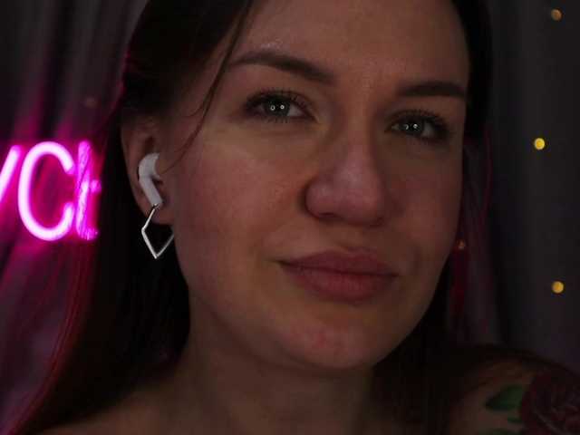 1-x's BongaCams show and profile