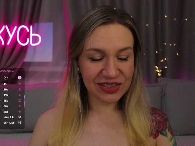 1-x's BongaCams show and profile