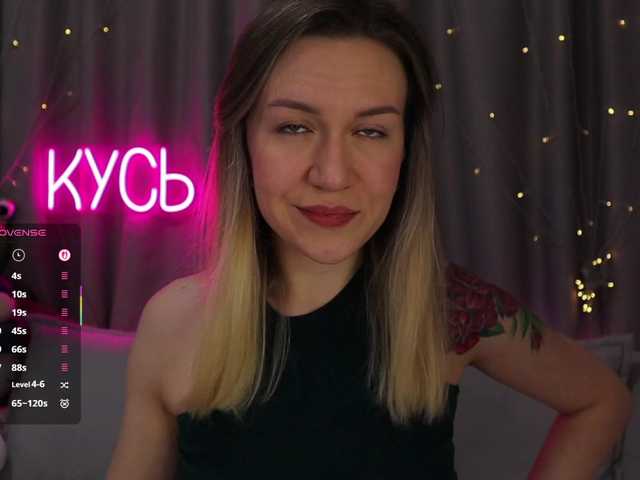 1-x's BongaCams show and profile