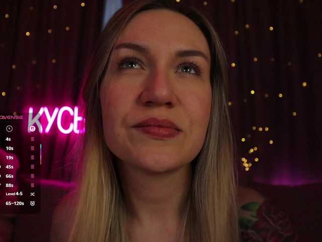 1-x's BongaCams show and profile