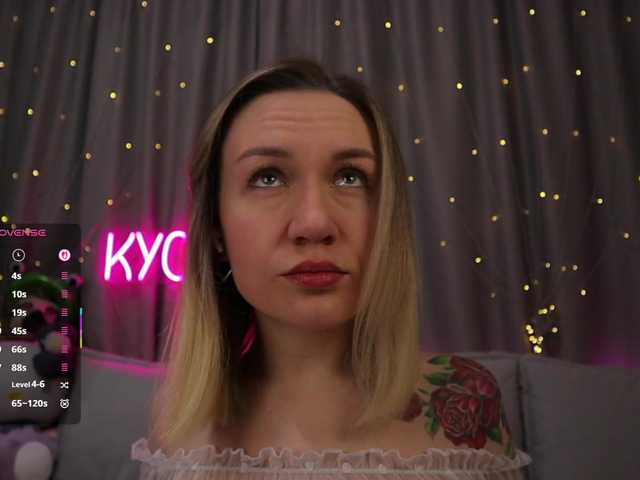 1-x's BongaCams show and profile