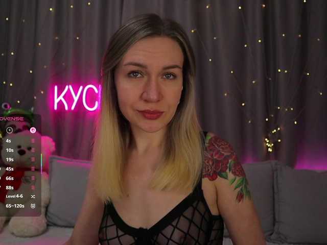 1-x's BongaCams show and profile