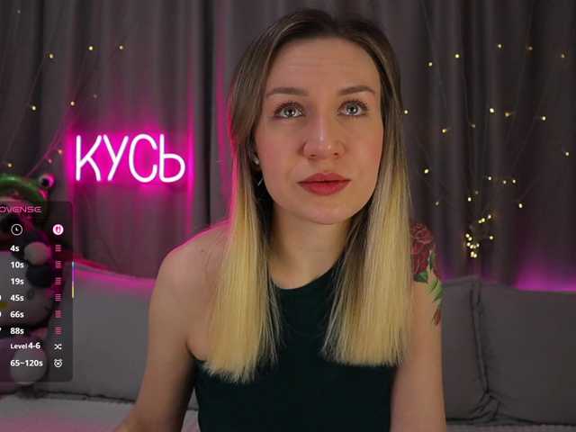 1-x's BongaCams show and profile