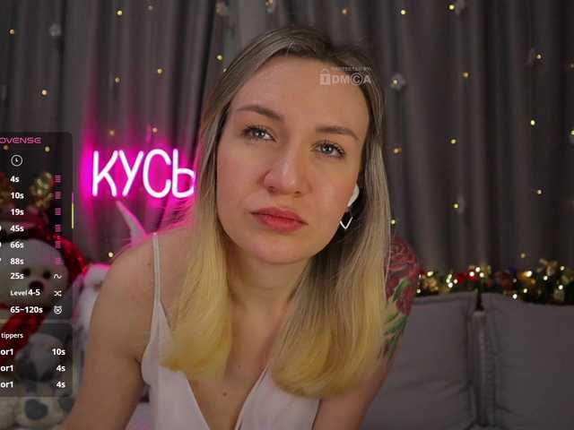 1-x's BongaCams show and profile