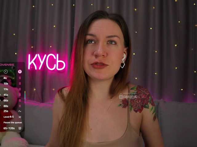 1-x's BongaCams show and profile