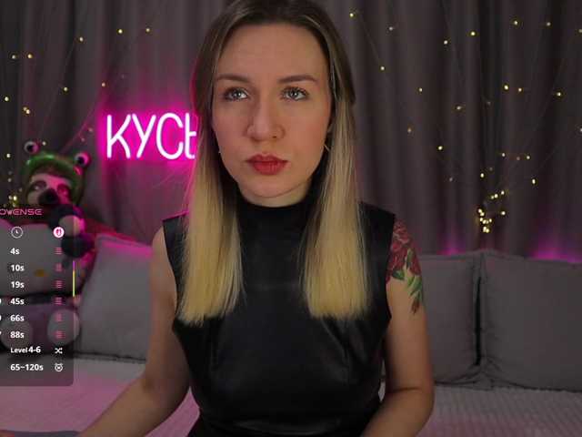 1-x's BongaCams show and profile