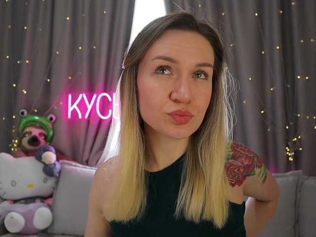 1-x's BongaCams show and profile