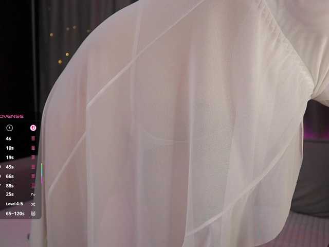 1-x's BongaCams show and profile