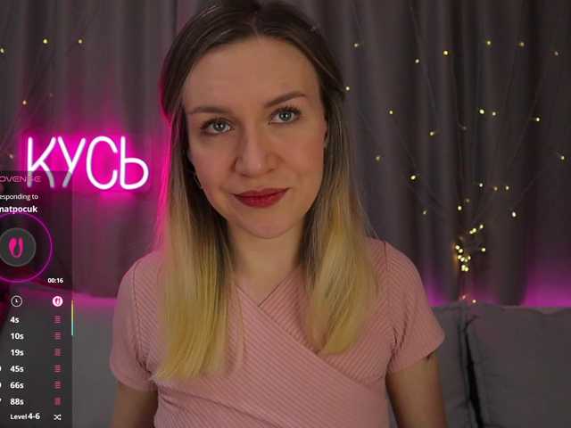 1-x's BongaCams show and profile