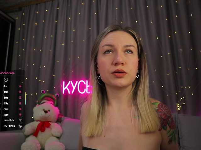 1-x's BongaCams show and profile