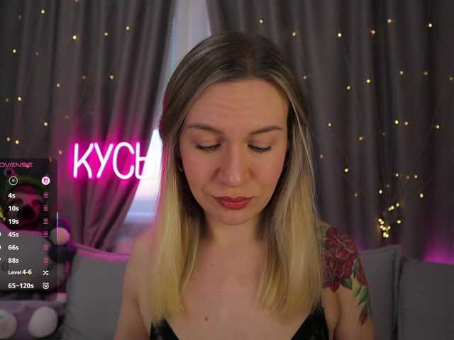 1-x's BongaCams show and profile