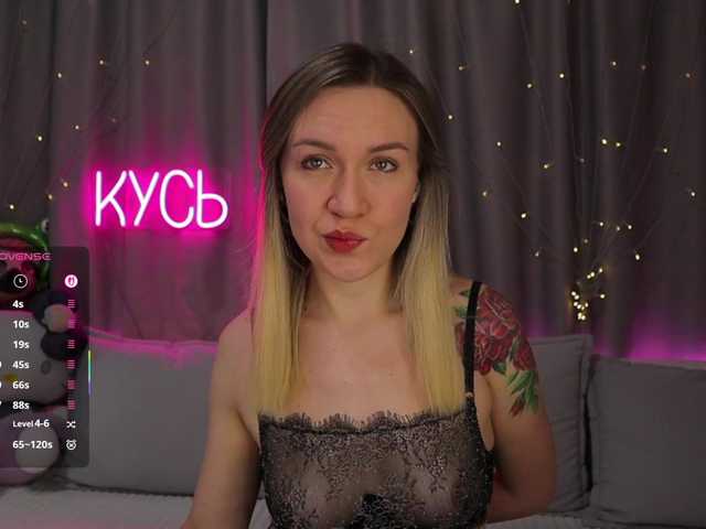 1-x's BongaCams show and profile