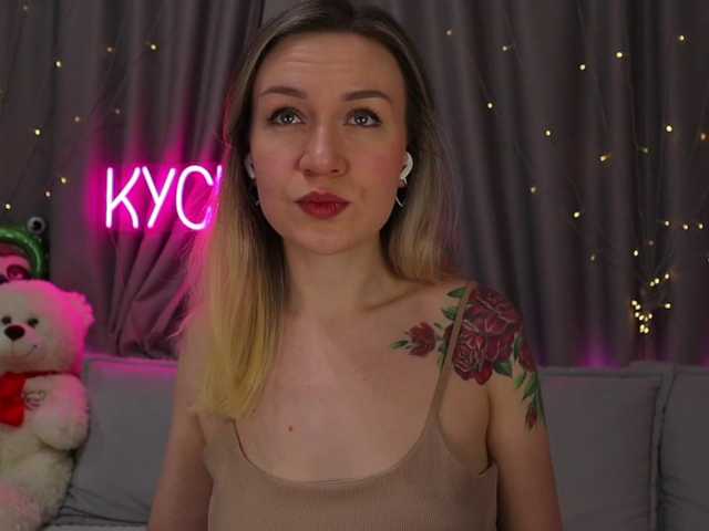 1-x's BongaCams show and profile