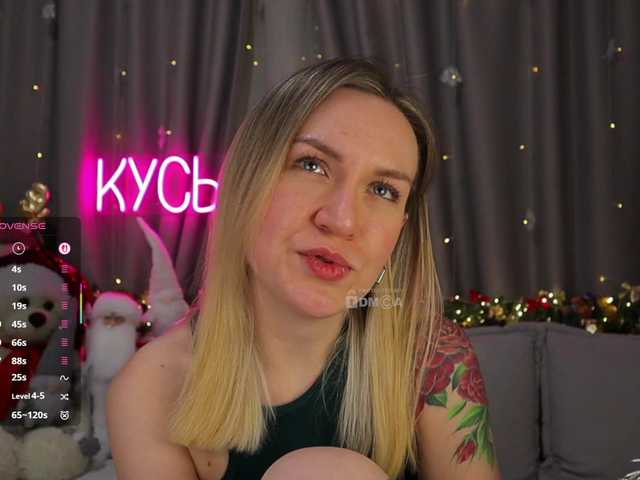 1-x's BongaCams show and profile