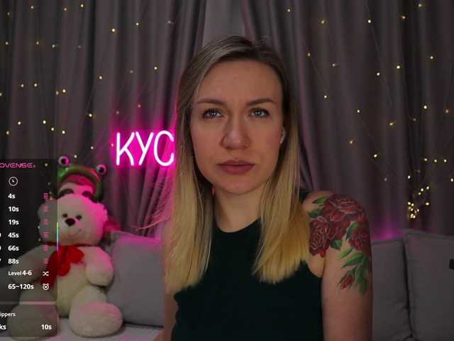 1-x's BongaCams show and profile