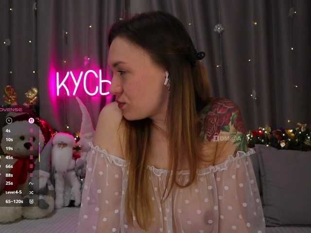 1-x's BongaCams show and profile