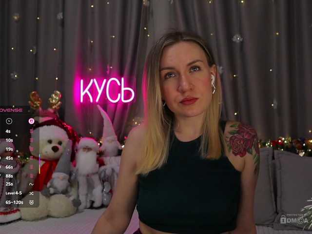 1-x's BongaCams show and profile