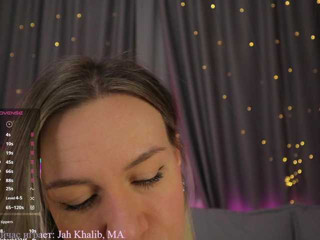 1-x's BongaCams show and profile