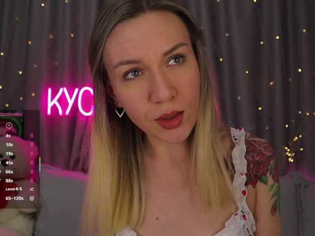 1-x's BongaCams show and profile