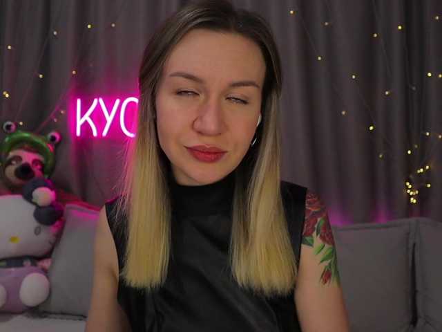 1-x's BongaCams show and profile