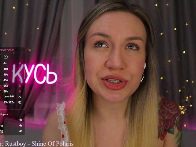 1-x's BongaCams show and profile