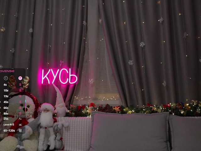 1-x's BongaCams show and profile