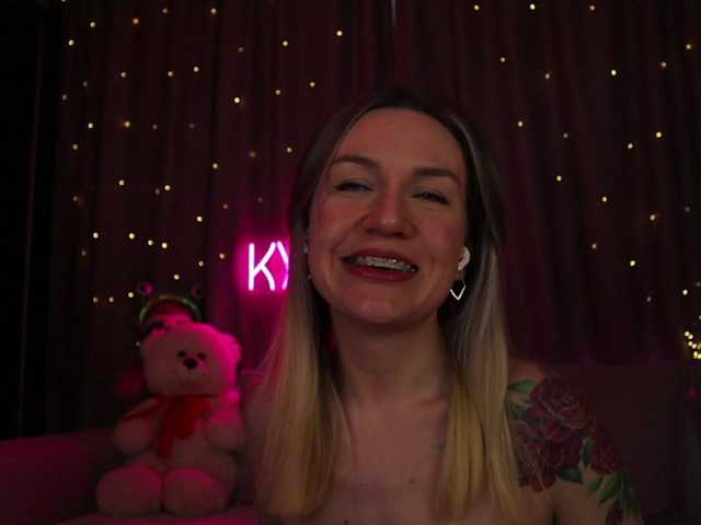 1-x's BongaCams show and profile