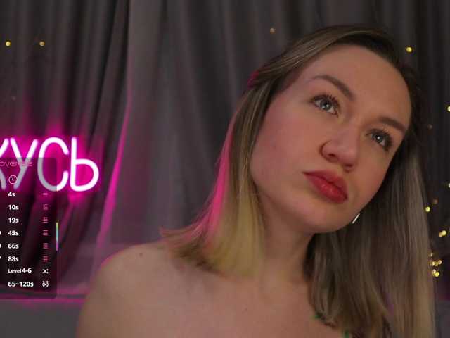 1-x's BongaCams show and profile